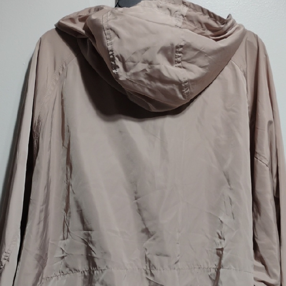 (A-71) SALE! NWT Soia & Kyo Oaklynn Light Tan Hooded Windbreaker Hi-lo Jacket - Picture 8 of 10